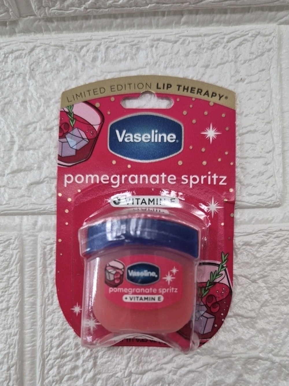 Vaseline Pomegranate Spritz Lip Therapy - Pink